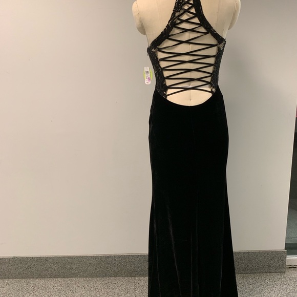 never worn prom dress - Picture 5 of 5